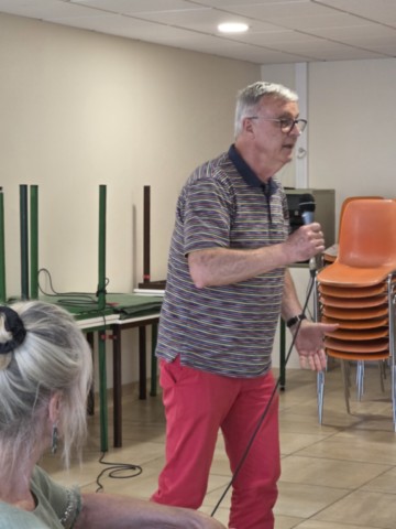 L'arbitre fait appel à l'orchestre